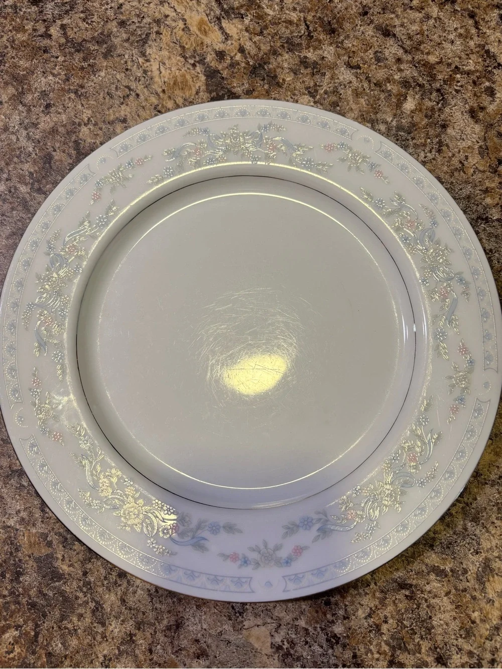 Somerset by EXEL Elegant White Floral Rim Dinner Plate (4)